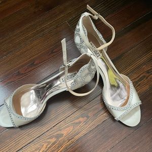 Size 11 Badgley Mischka ankle strap kitten heels